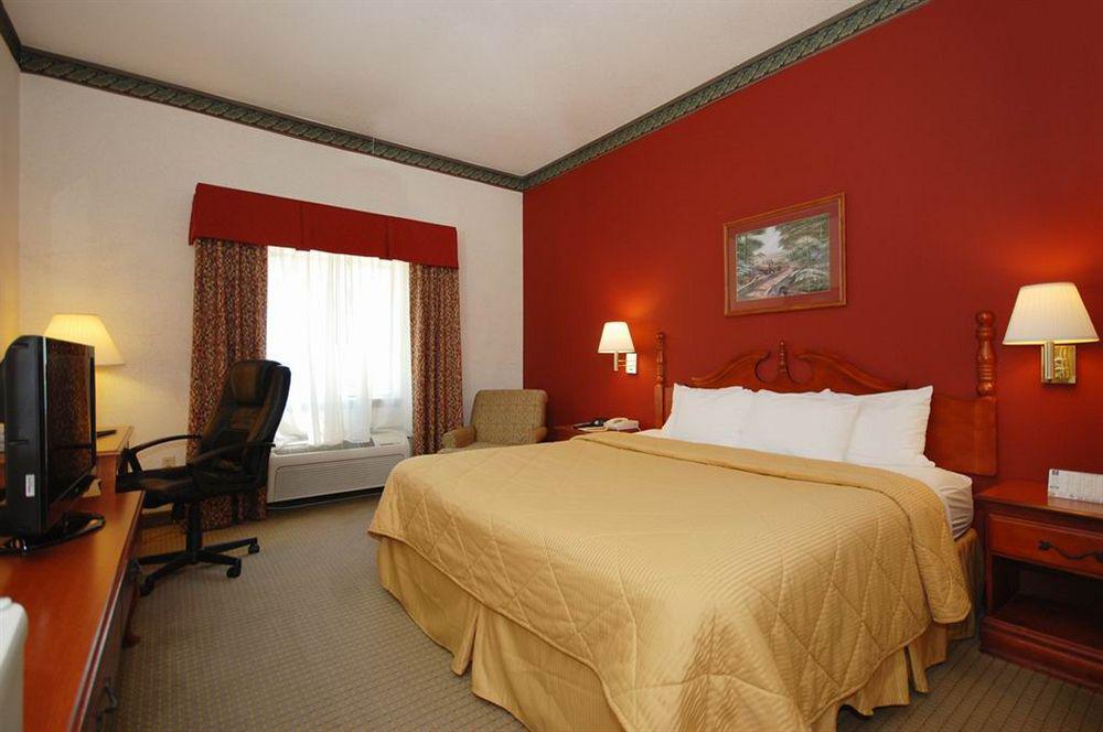 Wingate By Wyndham Biloxi - Ocean Springs Hotel Room photo